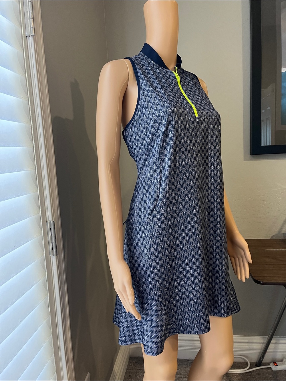 Sleeveless Navy Chevron Golf Dress with Neon Zip M - Picture 6 of 8